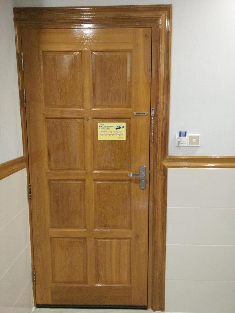 닐런 호텔 만달레이 외부 사진